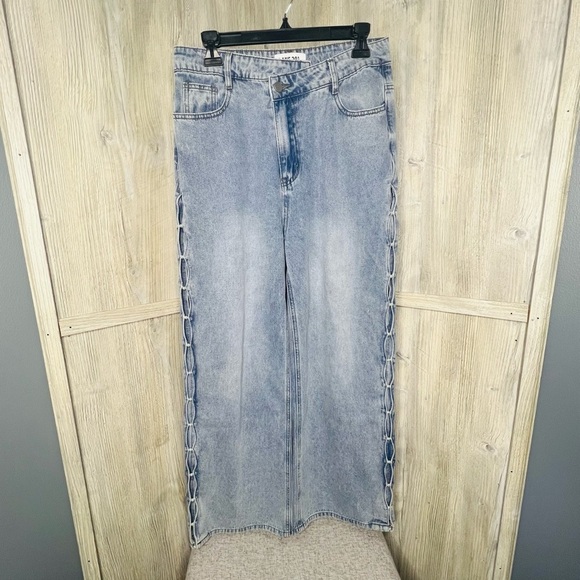 Lane 201 High Waisted Pearl Embellished Jeans - Picture 1 of 7